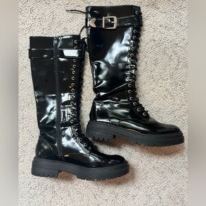 Gianni Bini Shiny Black Lace-Up Combat Boots with Lug Platform NWOT Sz 9.5